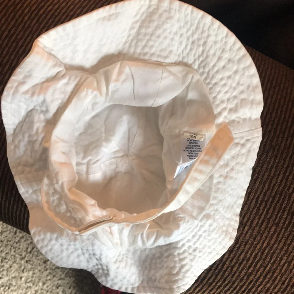 Old Navy White Summer Hat with Velcro Strap